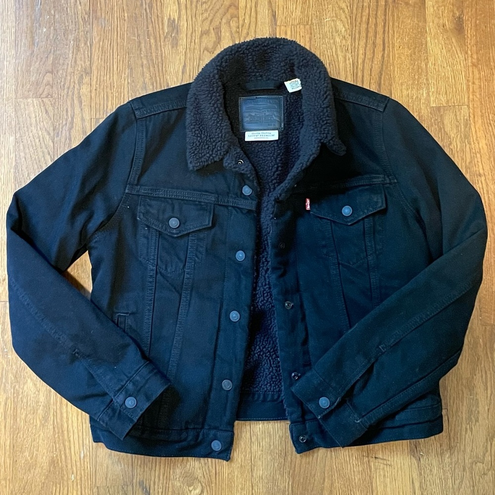 Levi’s black sherpa jacket